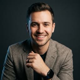 Портрет Дмитрия С., клиента из Ливерпуля